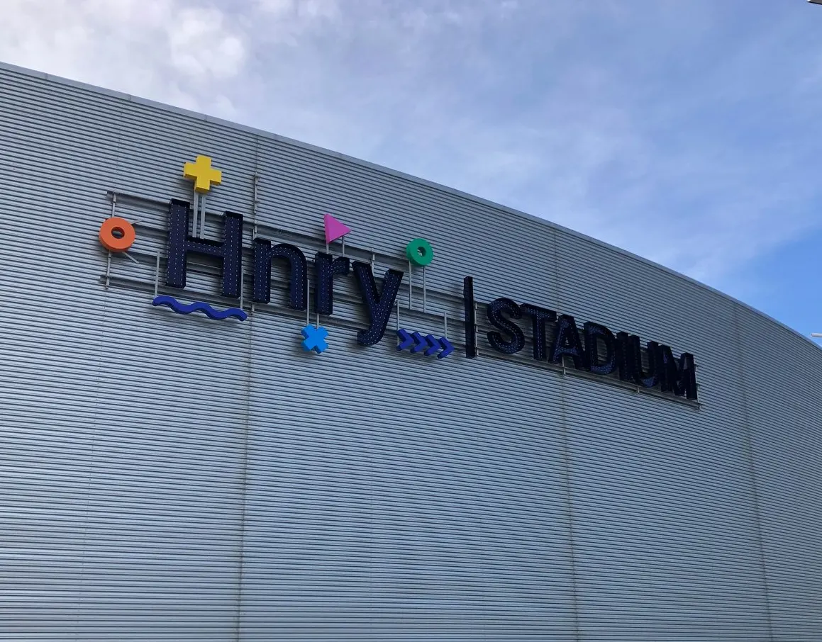 New signge by Displayworks for the HNRY Stadium in Wellington